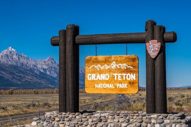 Lodging at Old Faithful-Yellowstone&Grand Teton Small Group 5-Day - Key Points