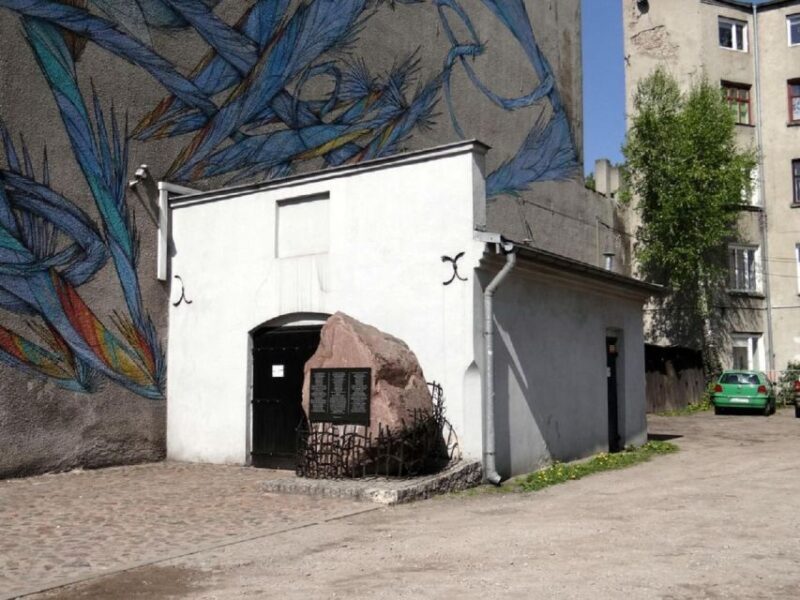 Lodz: Jewish Heritage Private Tour - Exploring Lodz’s Jewish Heritage: A Walk Through Time