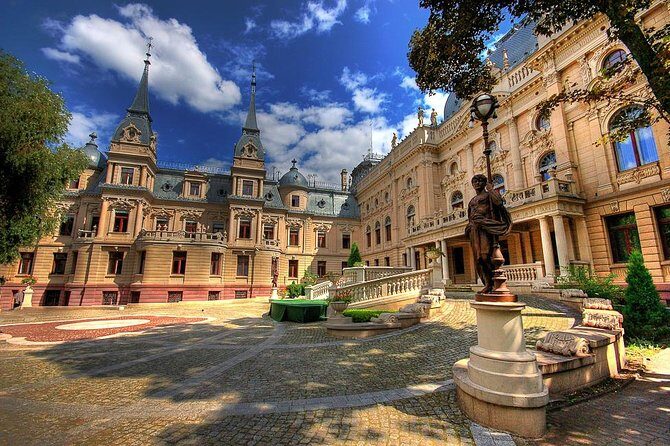 Lodz Small Group Tour from Warsaw with Lunch - Key Points
