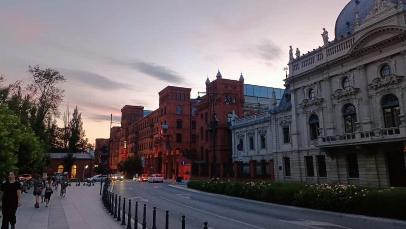 Lodz: Standard Walking Tour  2 Hours of Urban Stories - An In-Depth Look at the Lodz Walking Tour