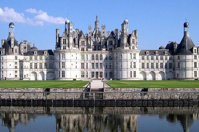 Loire Valley Castles Guided Day Trip from Paris in minivan - Who Would Love This Tour?