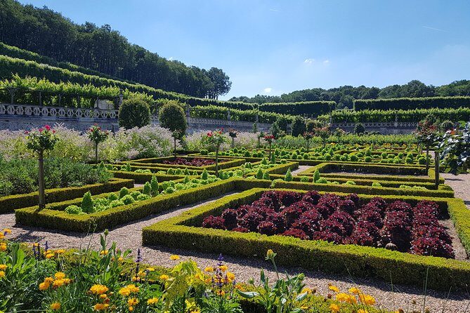 Loire Valley Half Day : Villandry and Azay-le-Rideau from Tours - FAQ