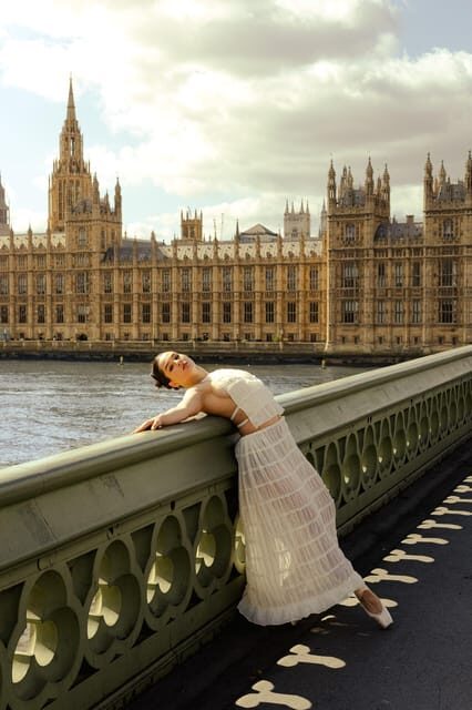 London: 1980s-Inspired Photoshoot at Iconic Landmarks - London: 1980s-Inspired Photoshoot at Iconic Landmarks — An Authentic Retro Experience