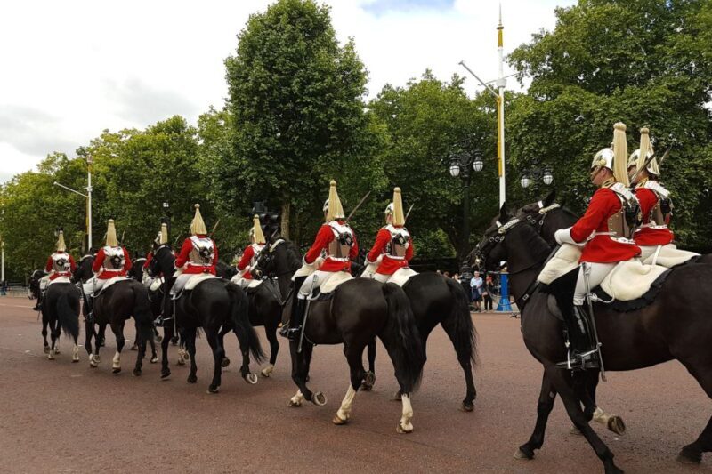 London: 30 London Sights Guided Walking Tour - What the Reviews Say