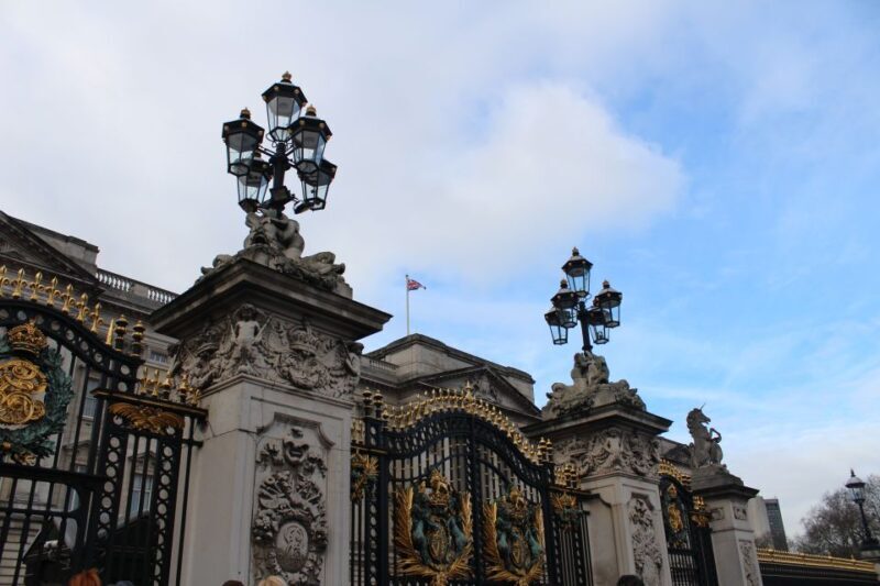 London: 4-Hour Panoramic Tour by Black Taxi - Practical Considerations