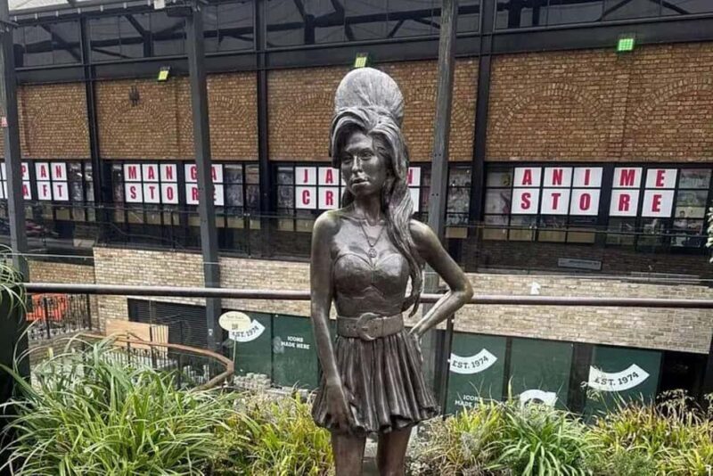 London: Amy Winehouse Bar Tour with Drinks and Snacks - Exploring Camden Through Amy’s Eyes