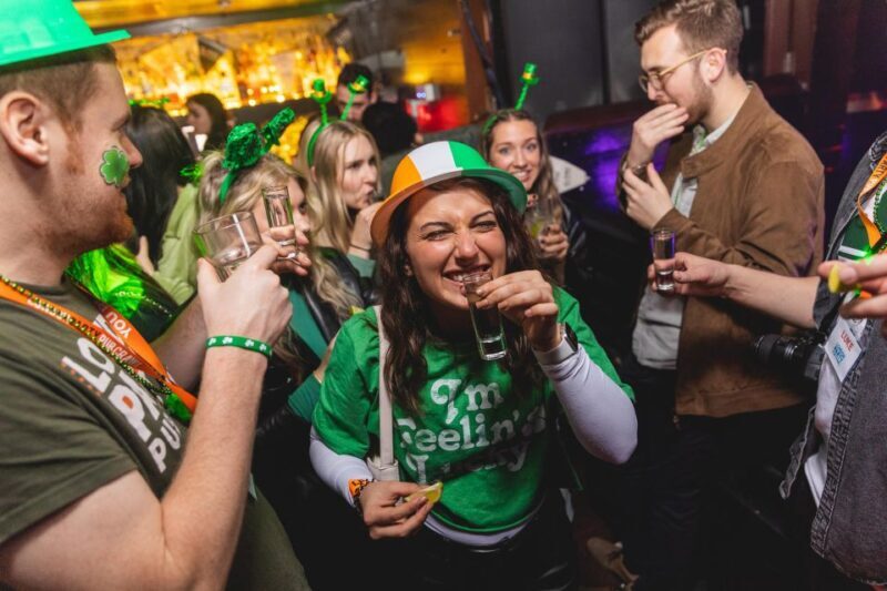 London: Bar and Club Crawl to 5 Central London Venues - Exploring Londons Nightlife: An Authentic Guide to the Bar and Club Crawl