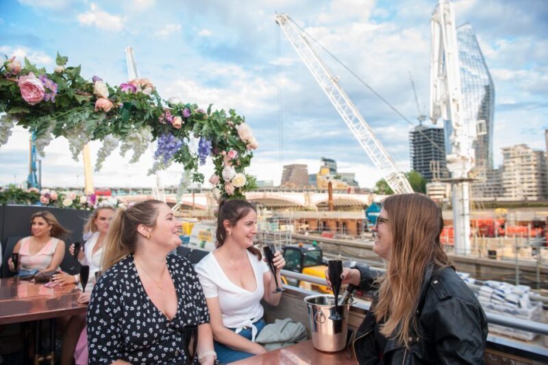 London: Bar Bus Tour by Tootbus - Key Points