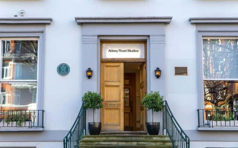 London: Beatles Magical Mystery Tour; Abbey Road, Savile Row - Discover London’s Beatles Landmarks on a Guided Tour