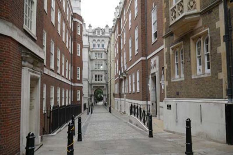 London: Bridget Jones 2.5Hour Walking Tour - The Sum Up