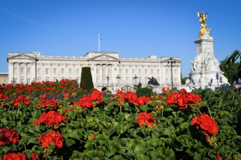 London: British Royalty Walking Tour - What’s Included and Whats Not