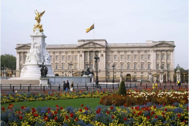 London: Buckingham Palace and Tea at The Clermont Hotel - A Detailed Look at the Experience