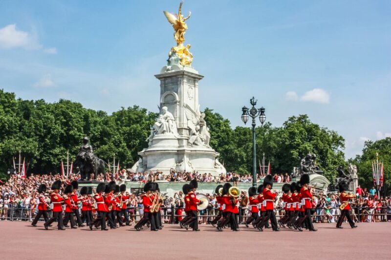 London: Buckingham Palace Entry & Changing of the Guard Tour - Practical Details and Logistics