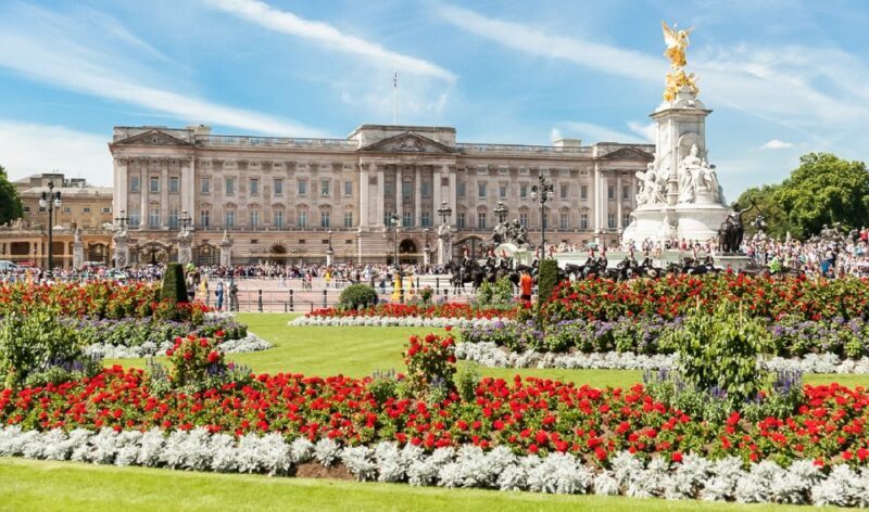 London: Buckingham Palace Entry & Changing of the Guard Tour - FAQs