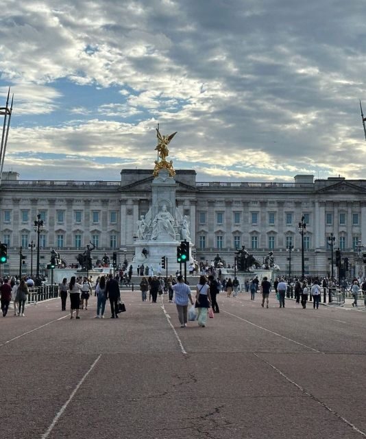 London: Buckingham Palace & Westminster Guided Walking Tour - A Closer Look at the Experience