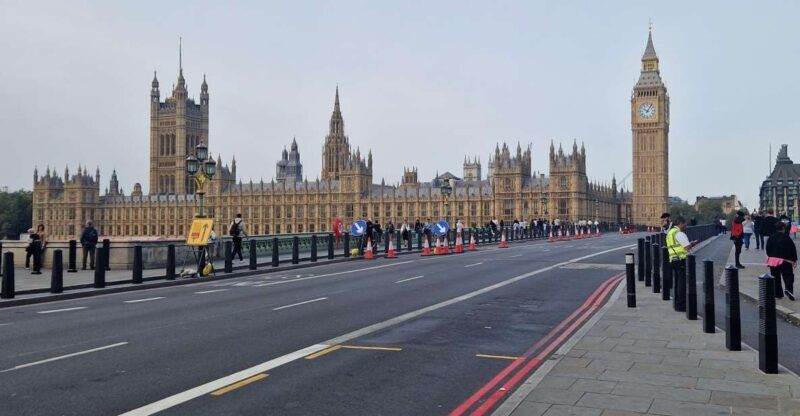 London by taxi: Highlights Tour in a real London Black Cab. - Exploring London in a Black Cab: A Detailed Look