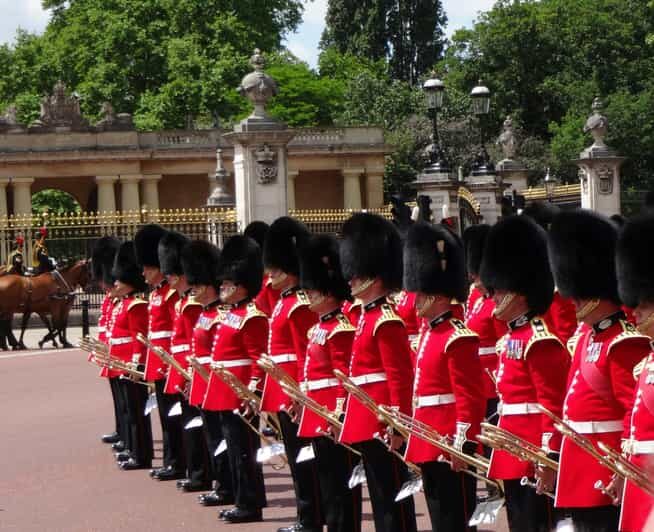 London: Changing of the Guard Experience and Landmarks Tour - FAQs