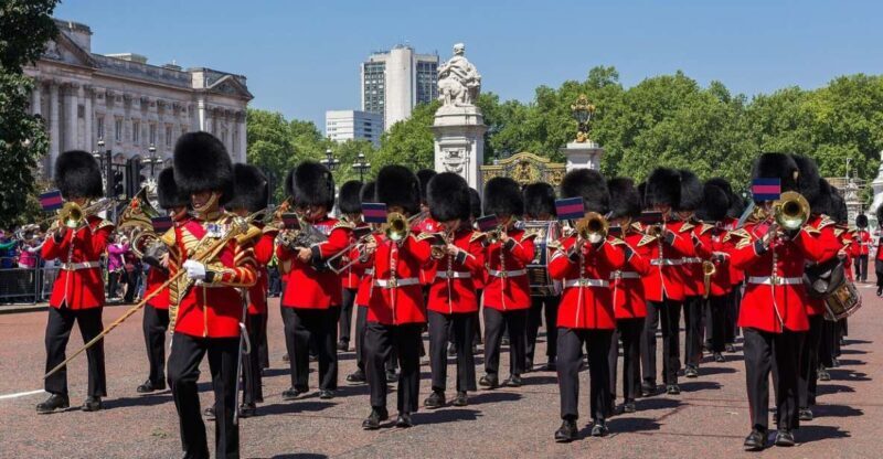 London: Changing of the Guard Walking Tour - The Itinerary and What to Expect