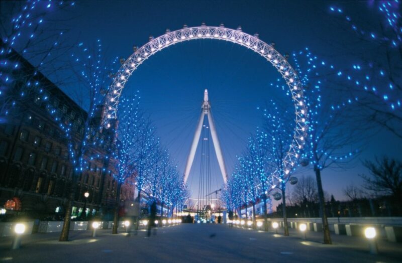 London: Christmas Eve City Tour with Dinner & Midnight Mass - A Detailed Look at the Christmas Eve Experience in London