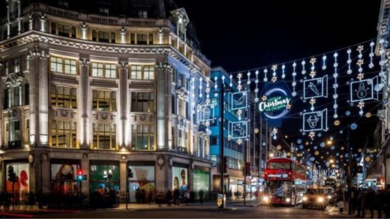 London: Christmas Lights Tour, Mince Pies, & Festive Drinks - The Experience in Detail