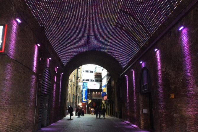 London Crimes And Punishment Private Walking Tour - A Deeper Look: What to Expect from the Tour