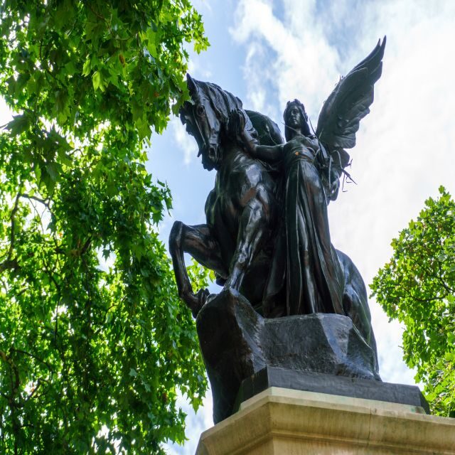 London Family-Friendly Walking Tour with Fun Activities - A Family-Friendly Tour of London with Plenty of Charm and Authenticity
