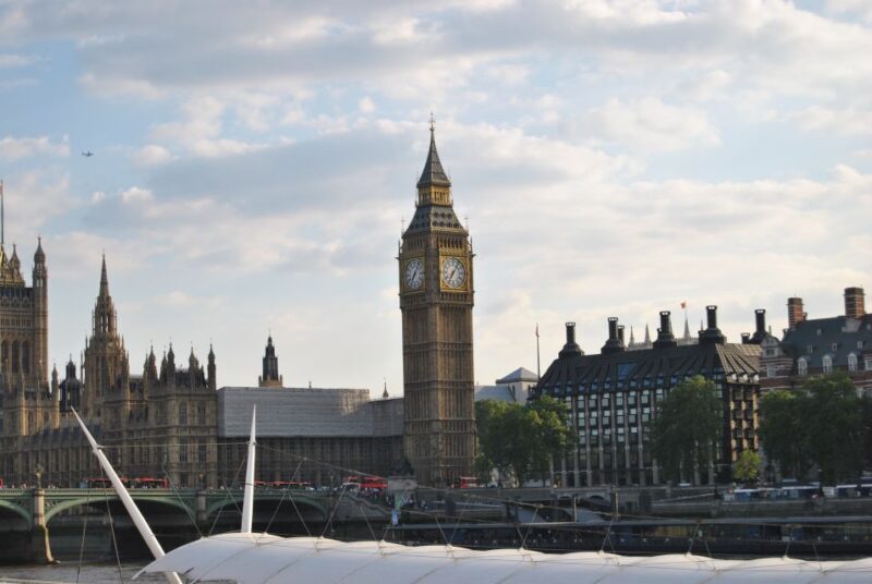 London: Famous Landmarks of the City by Car - Westminster Area and Sights