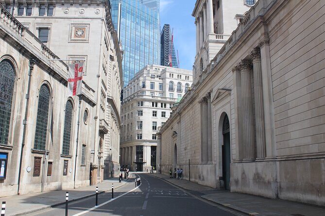 London Film Walk - A Walk Through Londons Film Scene: An In-Depth Review