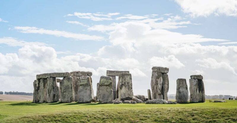 London: Full-Day Windsor, Stonehenge, and Oxford Tour - A Day of Royalty, Mysteries, and Academia