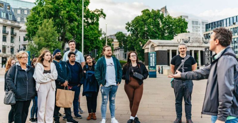 London: Ghastly Ghosts 2-Hour Walking Tour - The Experience in Detail