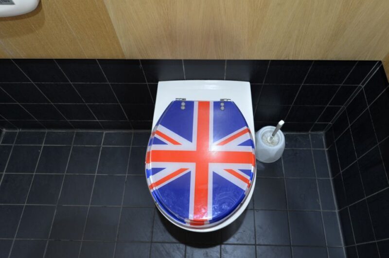 London: Guided Loo Tour - The Starting Point: Waterloo Station Toilets
