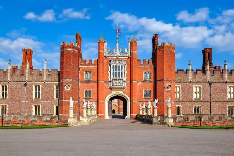 London: Hampton Court Palace Private Tour with Train Option - The Value of a Private Guided Tour
