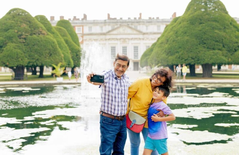 London: Hampton Court Palace Private Tour with Train Option - Who Should Consider This Tour?