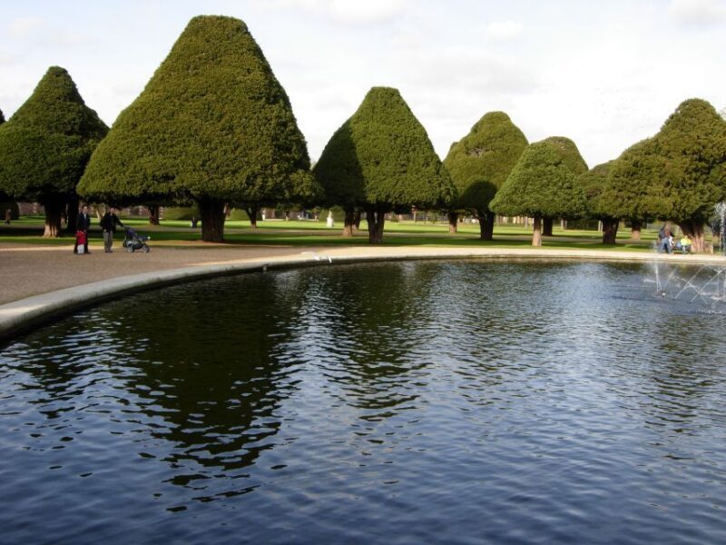 London: Hampton Court Private Guided Tour - Art and Cultural Treasures