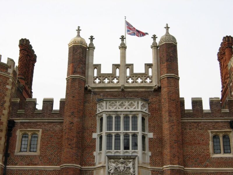 London: Hampton Court Private Guided Tour - Price and Value Analysis