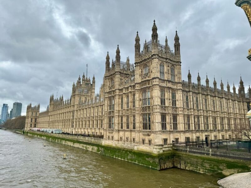 London Highlights Group Tour on Spanish - Key Points