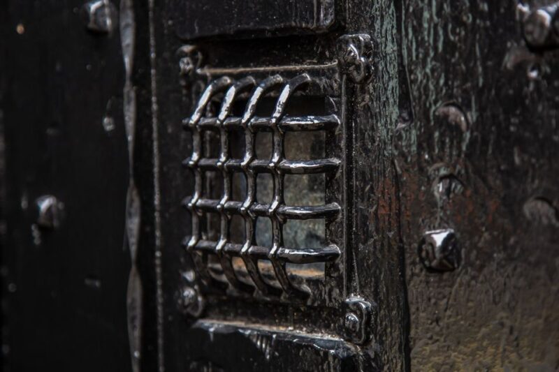 London: Jack The Ripper and Sherlock Holmes Bus Tour - An In-Depth Look at the Jack The Ripper and Sherlock Holmes Tour