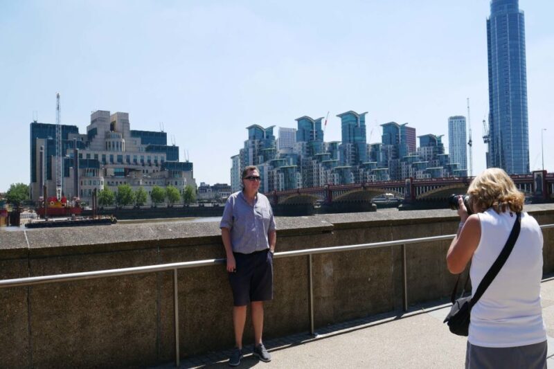 London: James Bond Filming Locations Bus Tour - The Sum Up