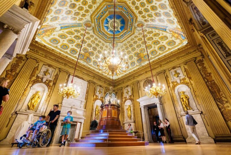 London: Kensington Palace Tour, Guard Change & Afternoon Tea - Breaking Down the Value