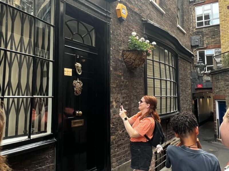 London: Private Family Harry Potter Movie Locations & Cruise - FAQ