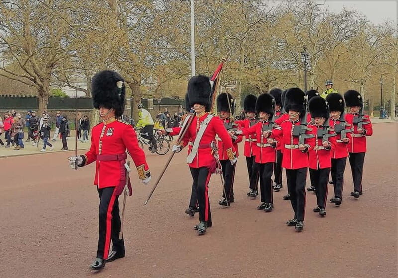 London: Private Highlights Taxi Tour - Hotel Pickup - Exploring the Sights: What to Expect from the Tour