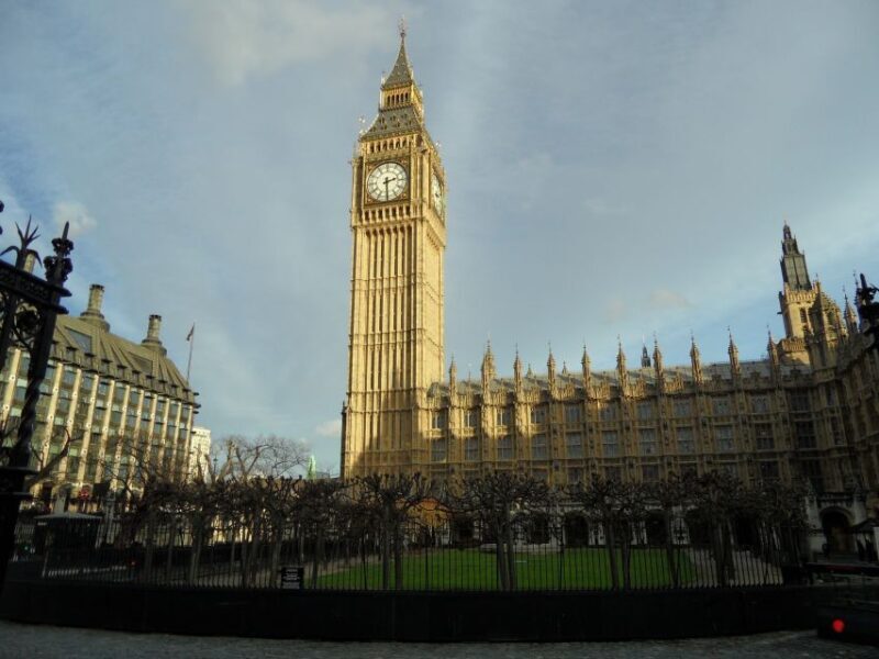 London: Private Walking Tour to Best Christmas Sites - A Close Look at the Tour Itinerary