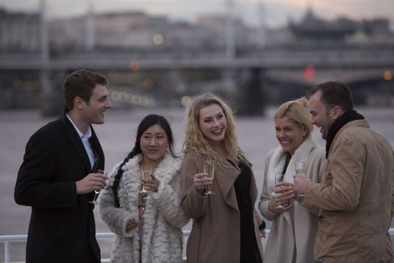 London: River Thames Evening Cruise with Bubbly and Canapés - Practical Tips for Travelers