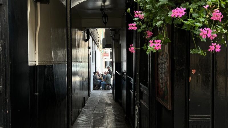 London: Royal Historic Pubs Walking Tour - Itinerary Breakdown