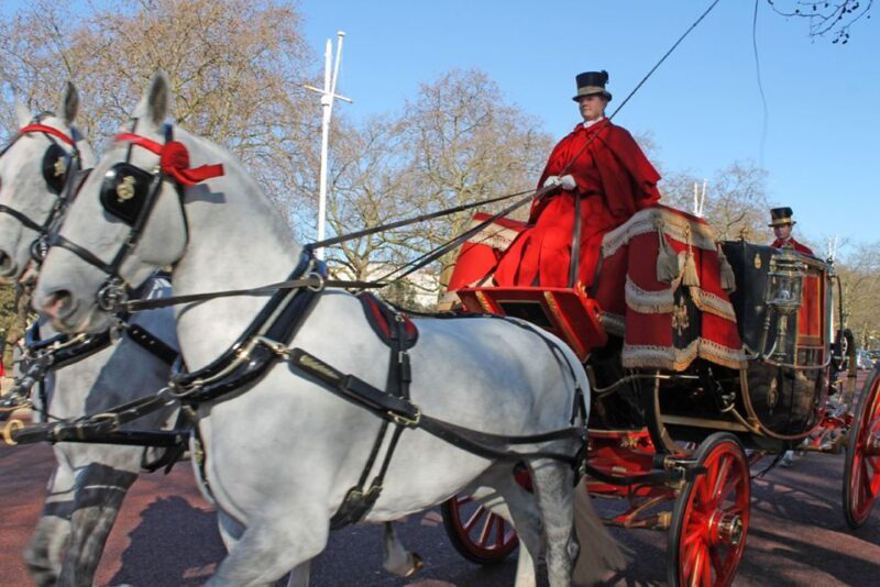 London: Smartphone Heritage Walks Trafalgar Square - Key Points