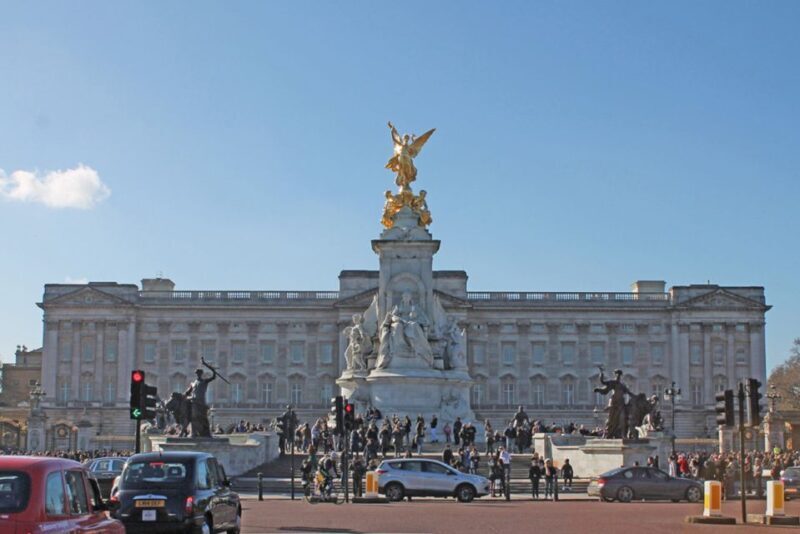 London: Smartphone Heritage Walks Trafalgar Square - FAQs