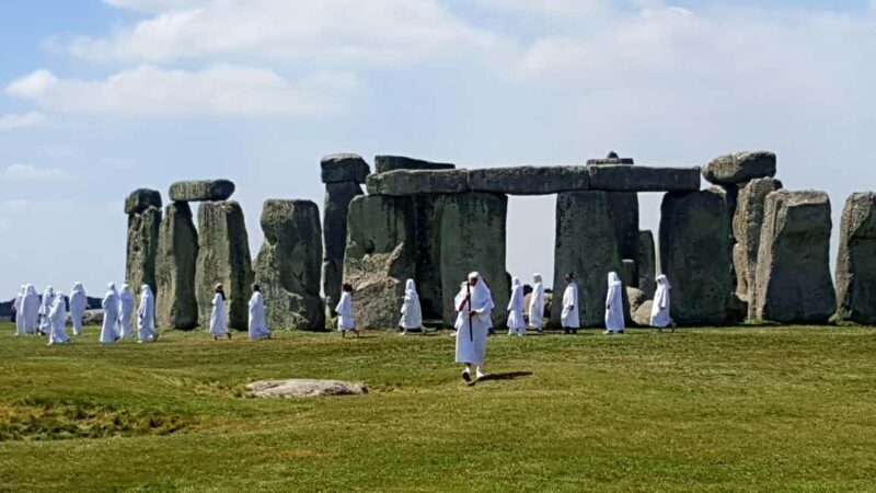 London: Stonehenge and Woodhenge Private Black Cab Tour - Experience the Mystery of Stonehenge and Woodhenge in Style