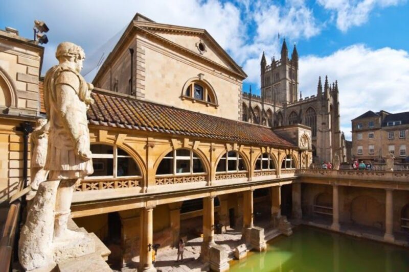 London: Stonehenge, Bath, Lacock, & Avebury Small Group Tour - Exploring the Wiltshire Highlights