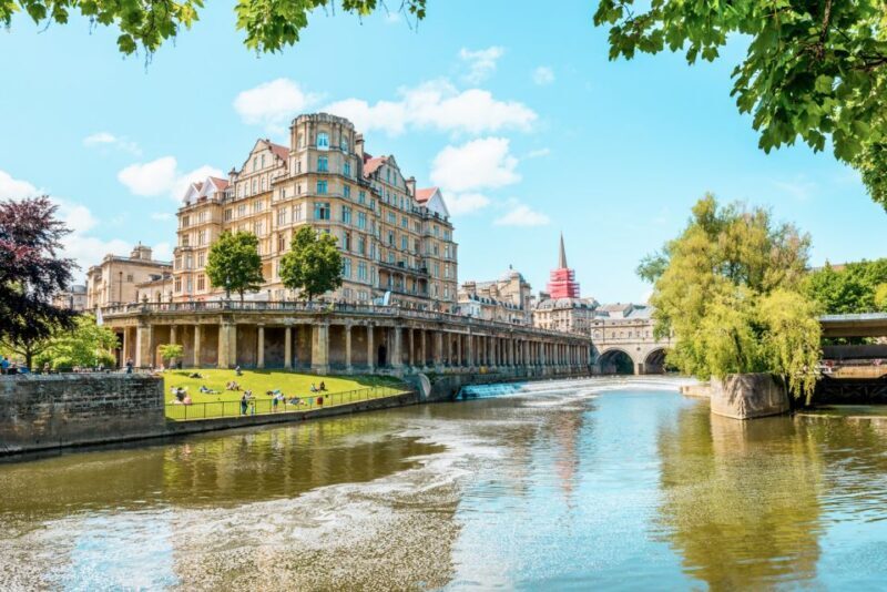 London: Stonehenge, Windsor, and Bath Day Trip by Bus - Exploring the Full-Day Tour Experience