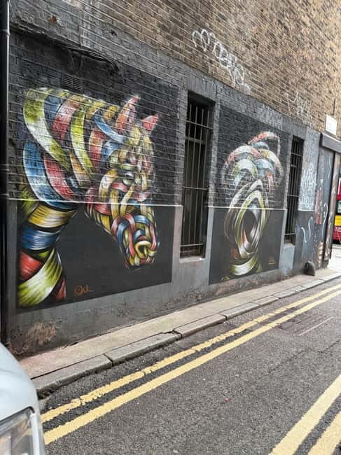 London: Street Art Tour, Shoreditch - The Atmosphere and Practical Considerations
